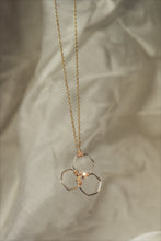Load image into Gallery viewer, Goldnwire Honeycomb Necklace
